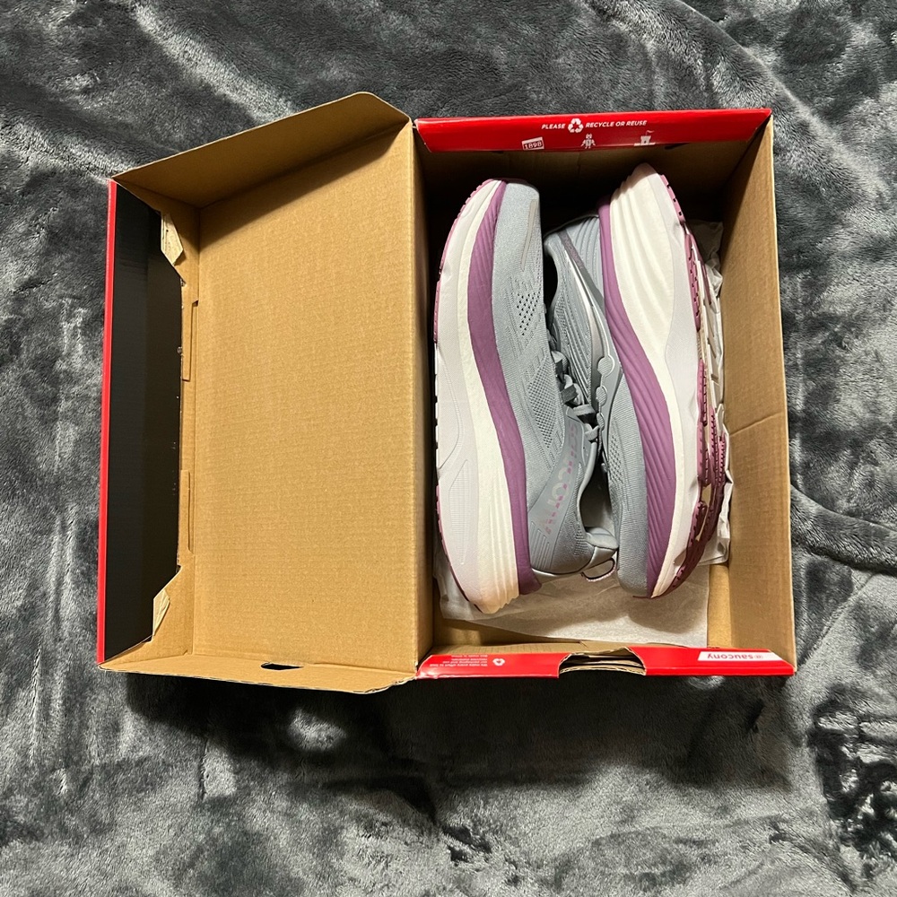 Saucony Hurricane 24